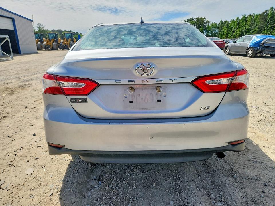 52054016 :رقم المزاد ، 4T1B11HK5KU226589 vin ، 2019 Toyota Camry مزاد بيع