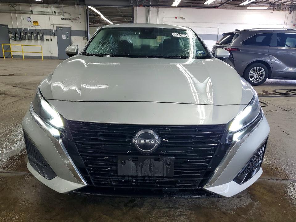 52183626 :رقم المزاد ، 1N4BL4BV5PN362294 vin ، 2023 Nissan Altima مزاد بيع