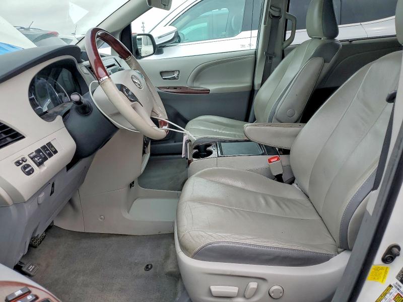 2013 Toyota Seinna მანქანა იყიდება აუქციონზე, vin: 5TDYK3DCXDS283853, აუქციონის ნომერი: 51194716