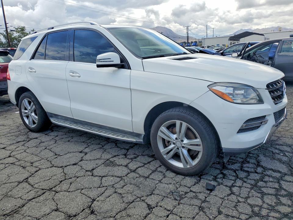 52396556 :رقم المزاد ، 4JGDA5JBXFA561672 vin ، 2015 Mercedes-benz Ml مزاد بيع