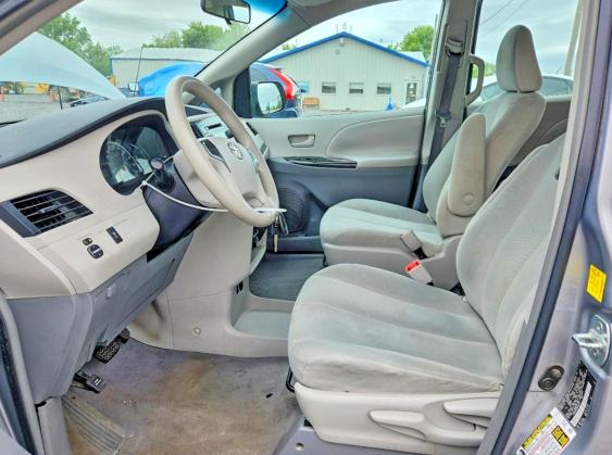 Aukcja sprzedaży 2011 Toyota Sienna, vin: 5TDKA3DC0BS003721, numer aukcji: 54809926
