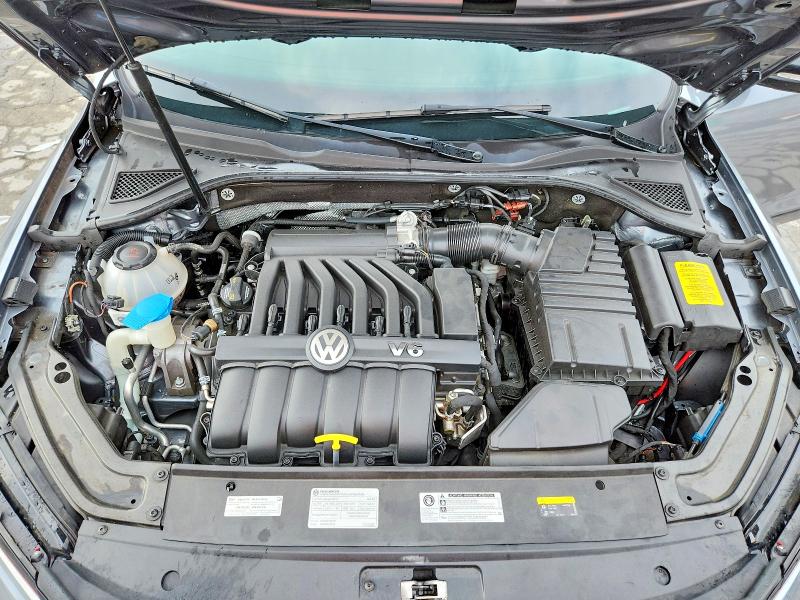 53959296 :رقم المزاد ، 1VWJM7A30JC038741 vin ، 2018 Volkswagen Passat مزاد بيع