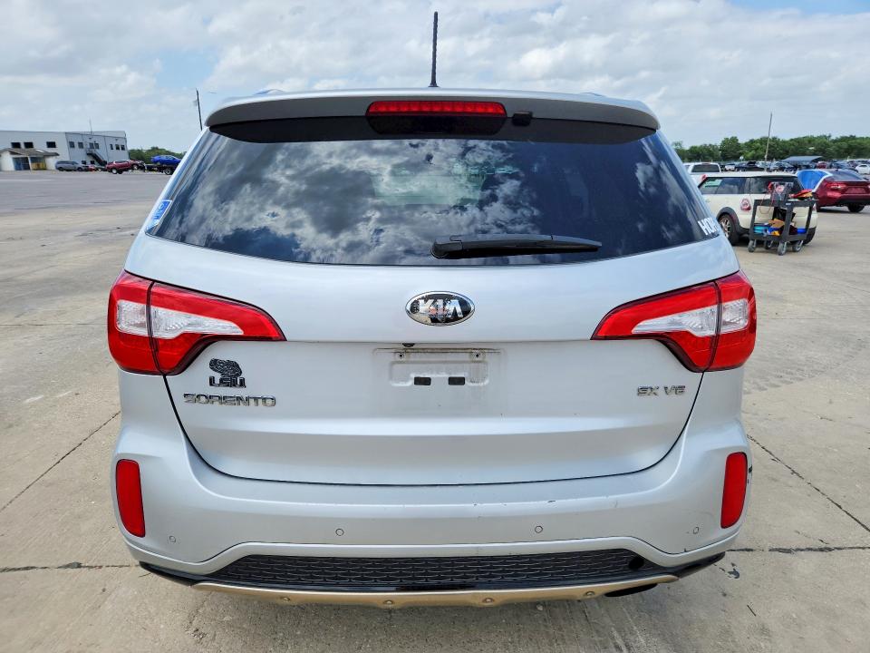54087576 :رقم المزاد ، 5XYKW4A74FG566045 vin ، 2015 Kia Sorento مزاد بيع