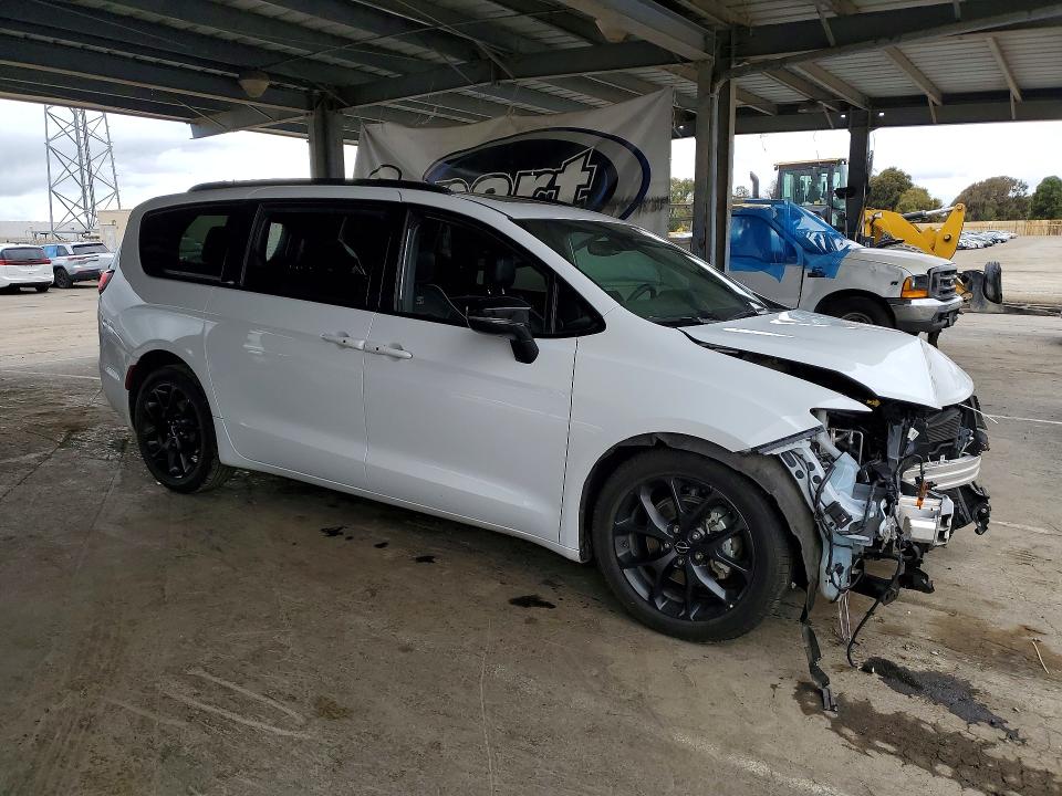 Продаж на аукціоні авто 2025 Chrysler Pacifica, vin: 2C4RC1GG4SR508116, номер лоту: 55635856
