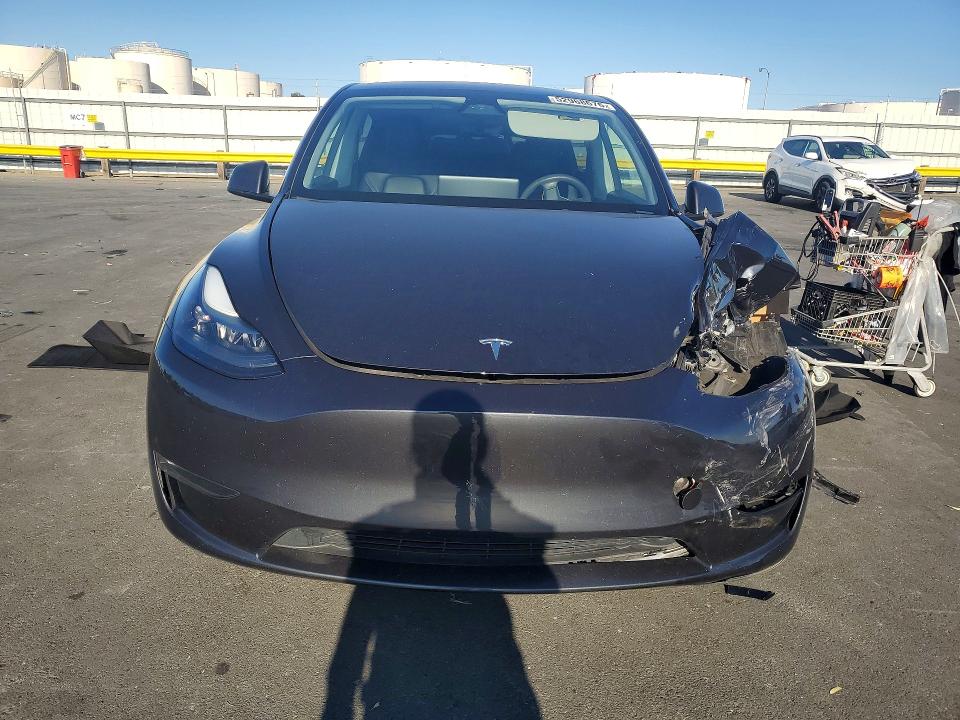2024 Tesla Model Y მანქანა იყიდება აუქციონზე, vin: 7SAYGDEE9RF988973, აუქციონის ნომერი: 52968676