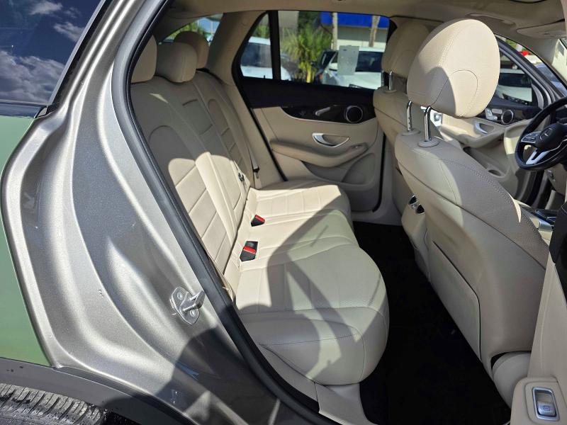 55102626 :رقم المزاد ، W1N0G8DB2LF806731 vin ، 2020 Mercedes-benz Glc مزاد بيع