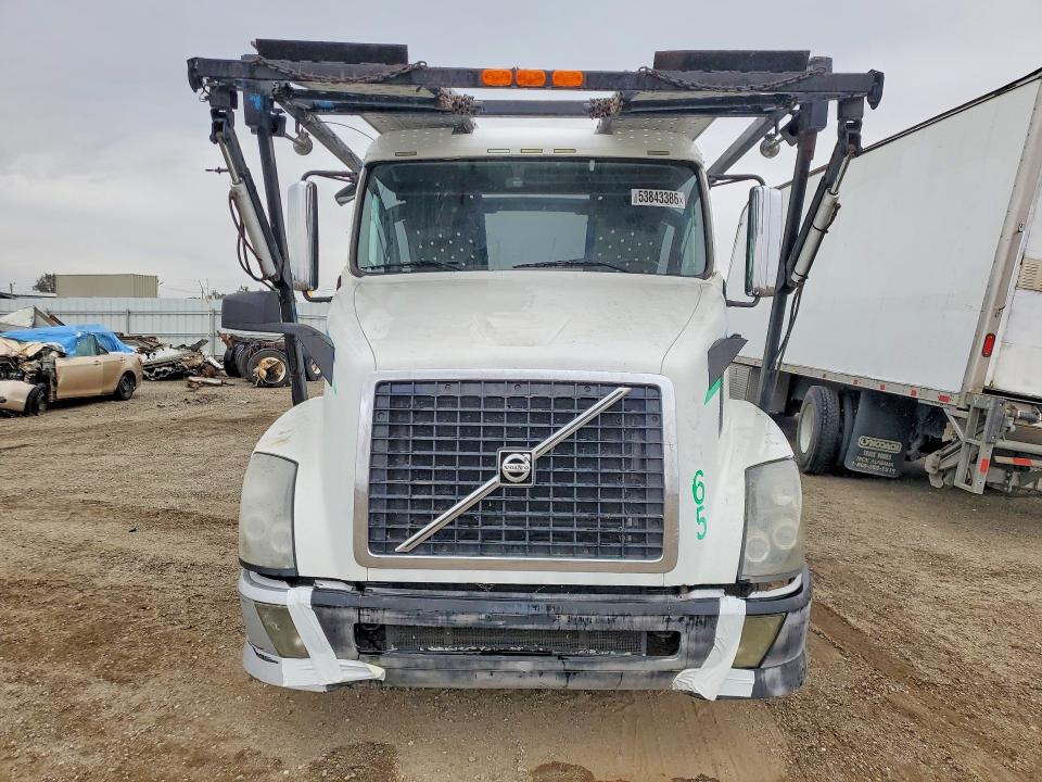 2011 Volvo Vn მანქანა იყიდება აუქციონზე, vin: 4V4NC9EG7BN293851, აუქციონის ნომერი: 53843386