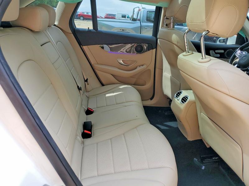 53222926 :رقم المزاد ، W1N0G8EB1NV381994 vin ، 2022 Mercedes-benz Glc مزاد بيع