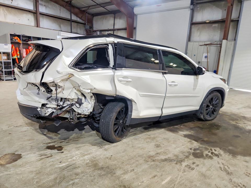 Продажа на аукционе авто 2019 Toyota Highlander, vin: 5TDJZRFH0KS603476, номер лота: 52552226