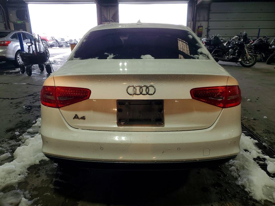52161526 :رقم المزاد ، WAUEFAFL7FN000923 vin ، 2015 Audi A4 مزاد بيع