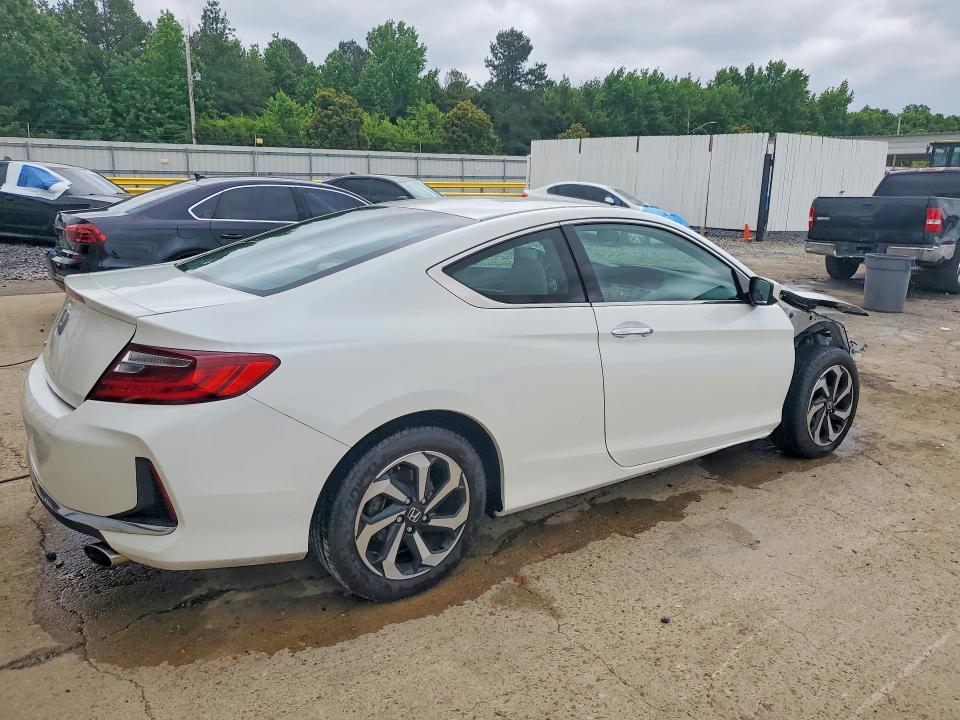 Продажа на аукционе авто 2017 Honda Accord, vin: 1HGCT1B34HA002388, номер лота: 54517646