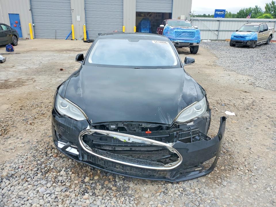54160696 :رقم المزاد ، 5YJSA1CN6DFP15634 vin ، 2013 Tesla Model S مزاد بيع