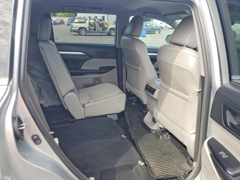 2018 Toyota Highlander მანქანა იყიდება აუქციონზე, vin: 5TDBZRFH3JS865513, აუქციონის ნომერი: 51778696