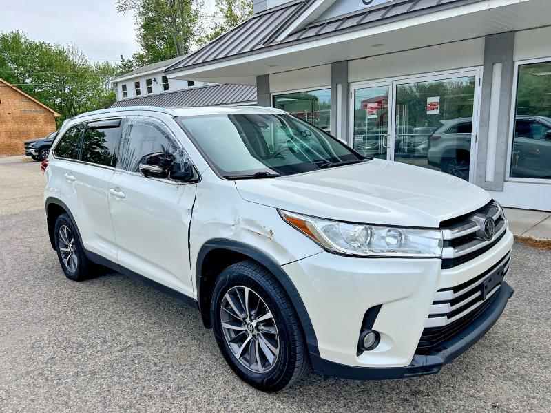 Auction sale of the 2019 Toyota Highlander, vin: 5TDJZRFH4KS588142, lot number: 55097866
