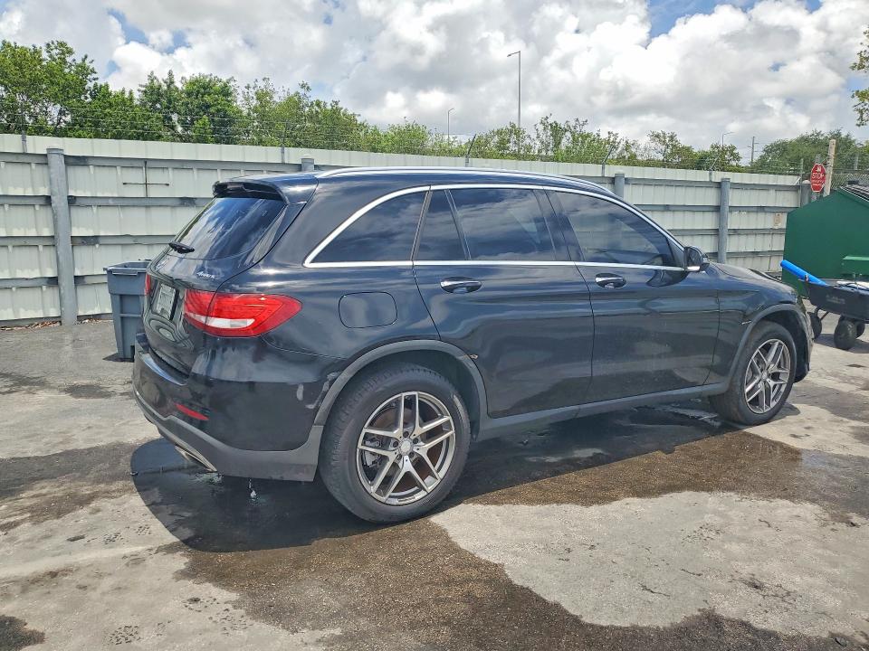 54226326 :رقم المزاد ، WDC0G4KB6HF115738 vin ، 2017 Mercedes-benz Glc مزاد بيع