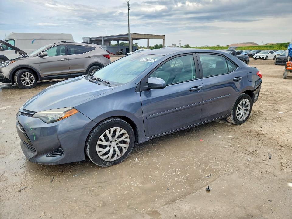 53169366 :رقم المزاد ، 2T1BURHE0HC780729 vin ، 2017 Toyota Corolla مزاد بيع