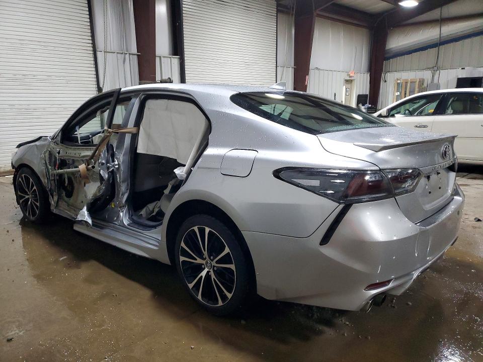 53950136 :رقم المزاد ، 4T1B21HK6JU507702 vin ، 2018 Toyota Camry Hybrid مزاد بيع