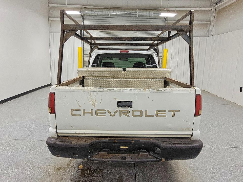 51369536 :رقم المزاد ، 1GCCS19W1Y8176010 vin ، 2000 Chevrolet S Truck مزاد بيع