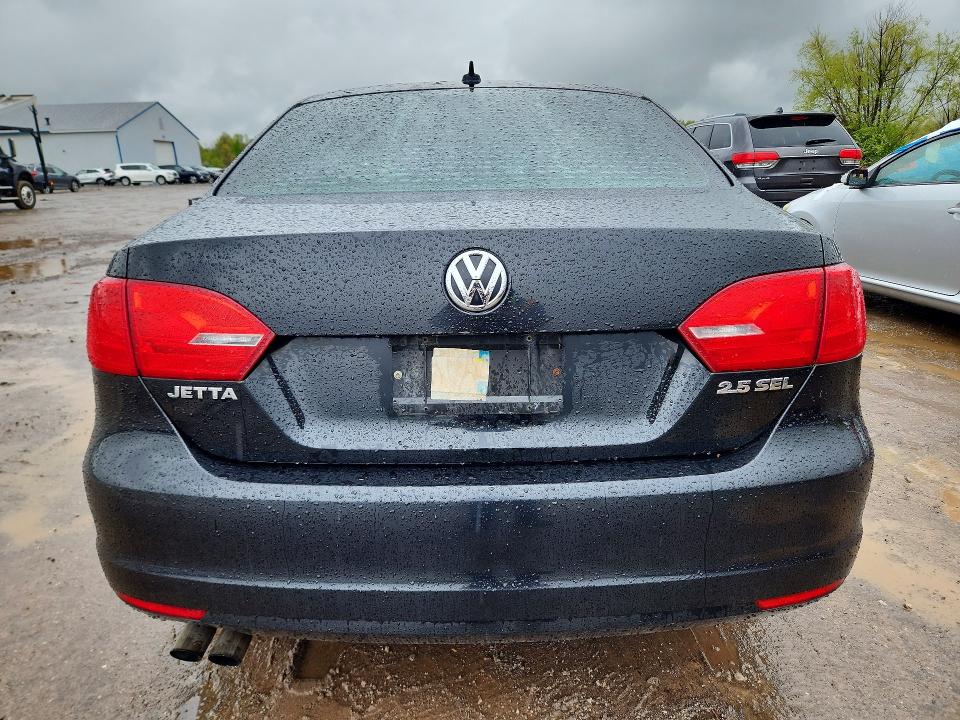 51701036 :رقم المزاد ، 3VWLX7AJ5DM405893 vin ، 2013 Volkswagen Jetta مزاد بيع