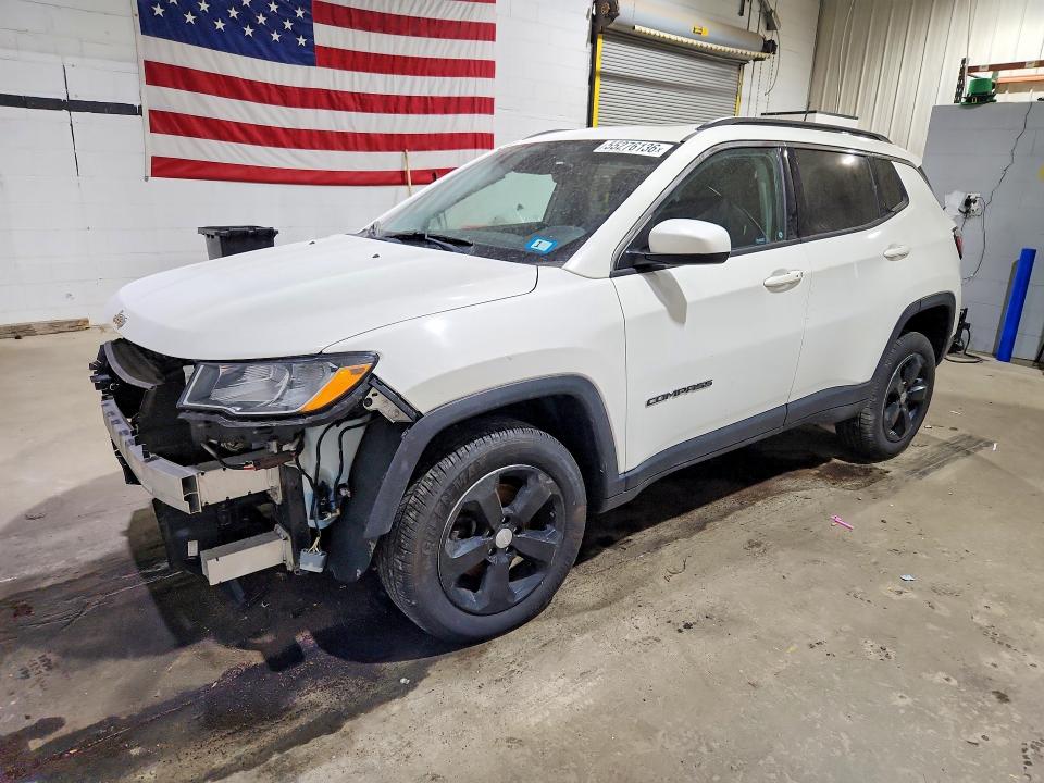 55276136 :رقم المزاد ، 3C4NJDBB4JT112796 vin ، 2018 Jeep Compass مزاد بيع
