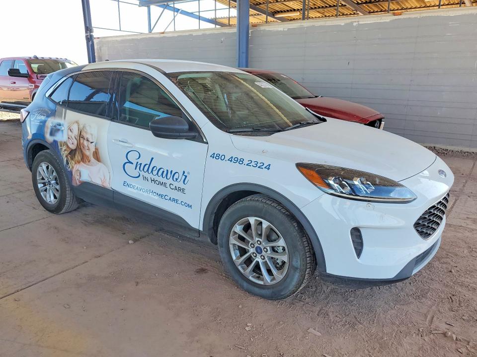 54522756 :رقم المزاد ، 1FMCU0G62NUB15822 vin ، 2022 Ford Escape مزاد بيع