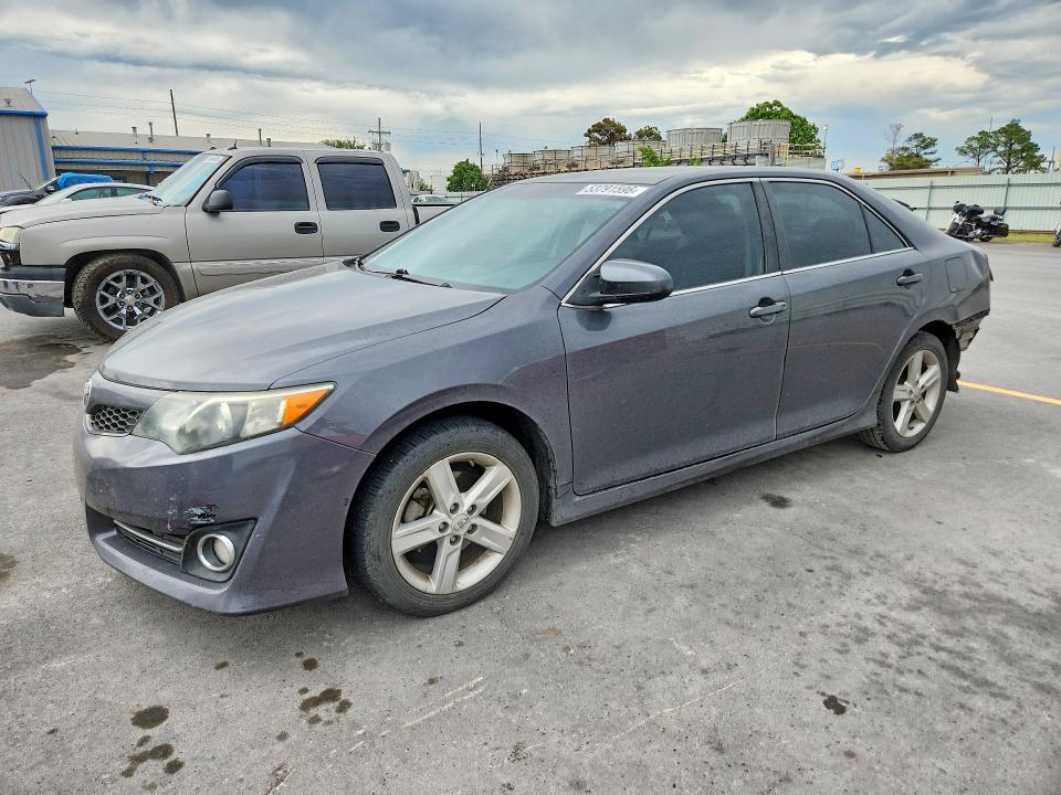 53791596 :رقم المزاد ، 4T1BF1FK7CU052515 vin ، 2012 Toyota Camry مزاد بيع
