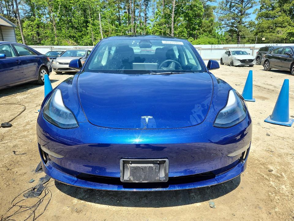 2022 Tesla Model 3 მანქანა იყიდება აუქციონზე, vin: 5YJ3E1EA5NF369872, აუქციონის ნომერი: 53898646