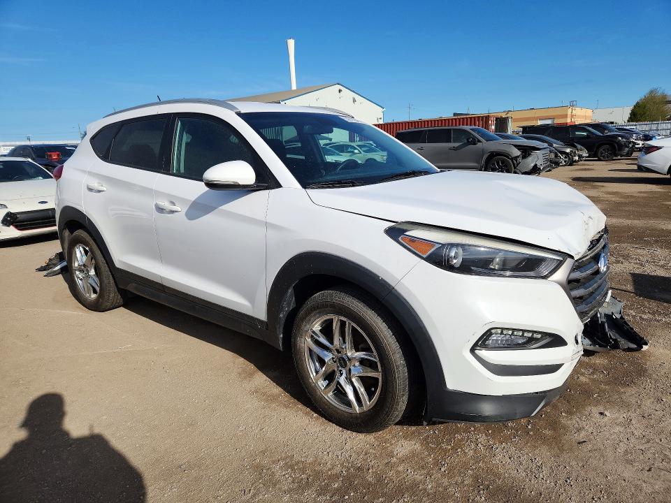 53910646 :رقم المزاد ، KM8J3CA28GU058272 vin ، 2016 Hyundai Tucson مزاد بيع