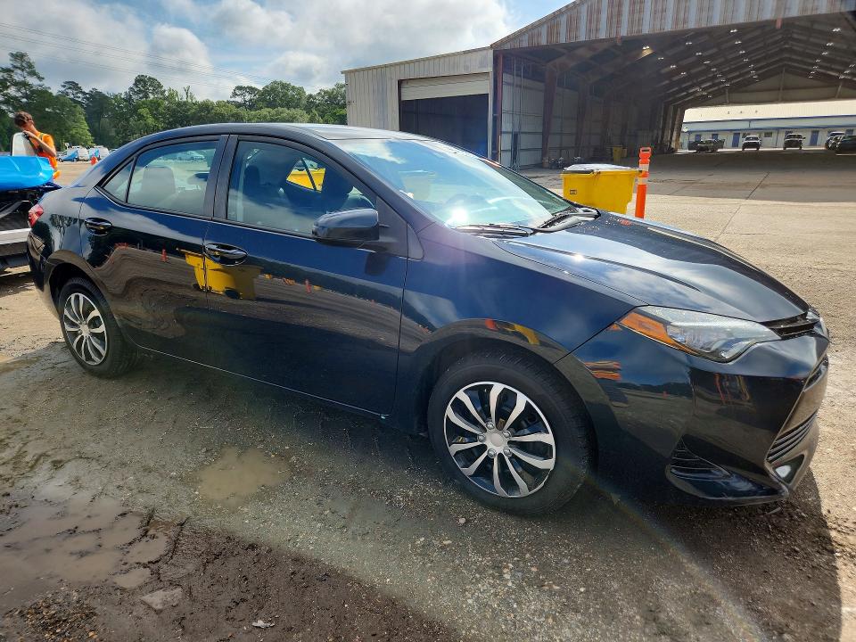 54538526 :رقم المزاد ، 2T1BURHE8HC789775 vin ، 2017 Toyota Corolla مزاد بيع