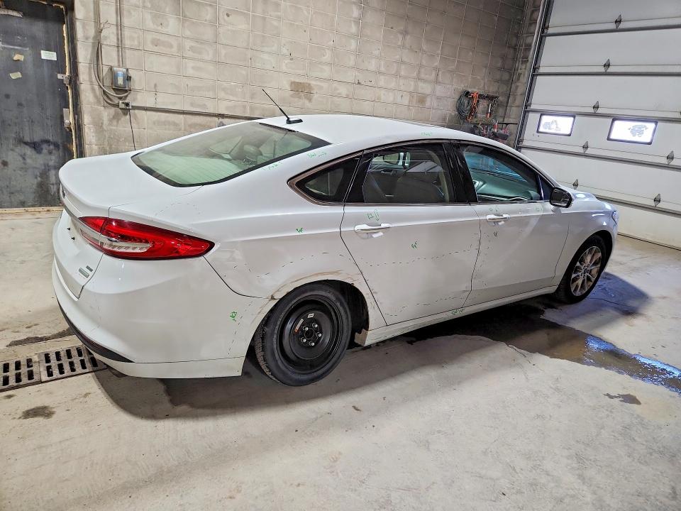 52737116 :رقم المزاد ، 3FA6P0HDXHR115610 vin ، 2017 Ford Fusion مزاد بيع