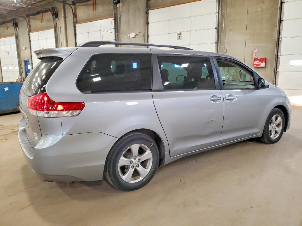 Продажа на аукционе авто 2011 Toyota Sienna, vin: 5TDKK3DC4BS042194, номер лота: 53019806