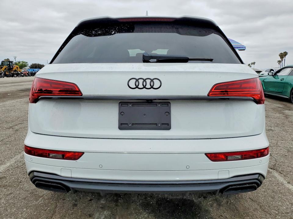 53314956 :رقم المزاد ، WA1EAAFY3N2010694 vin ، 2022 Audi Q5 مزاد بيع