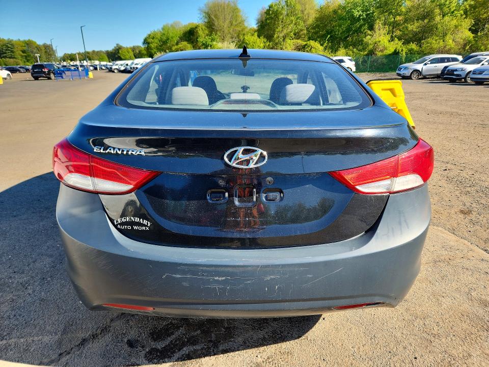 2013 Hyundai Elantra მანქანა იყიდება აუქციონზე, vin: 5NPDH4AE2DH217117, აუქციონის ნომერი: 53585386