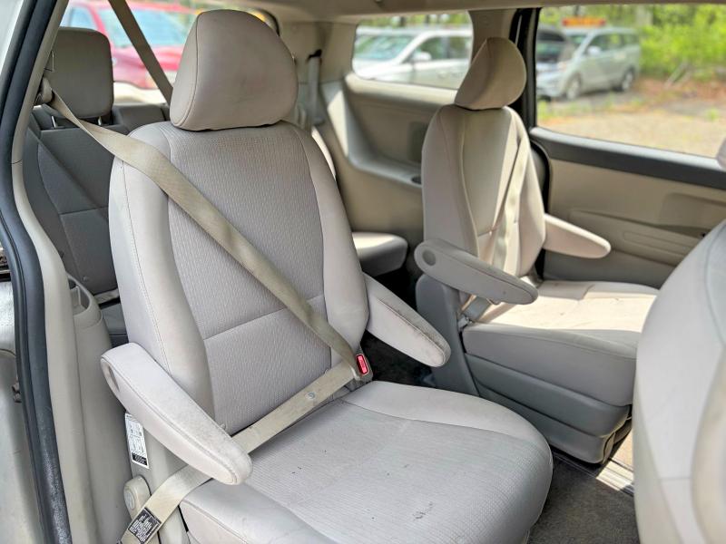 Продаж на аукціоні авто 2016 Kia Sedona, vin: KNDMA5C15G6120531, номер лоту: 54853796
