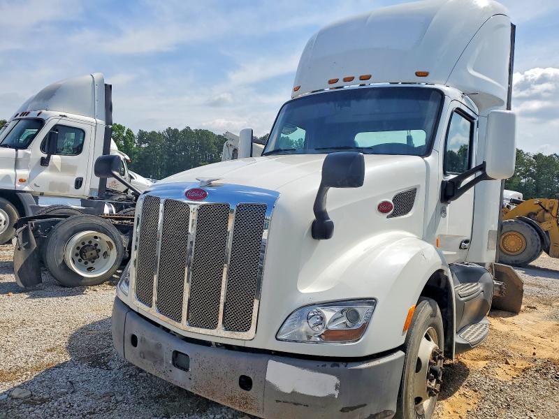 50596826 :رقم المزاد ، 1XPBA48X7HD428889 vin ، 2017 Peterbilt 579 مزاد بيع