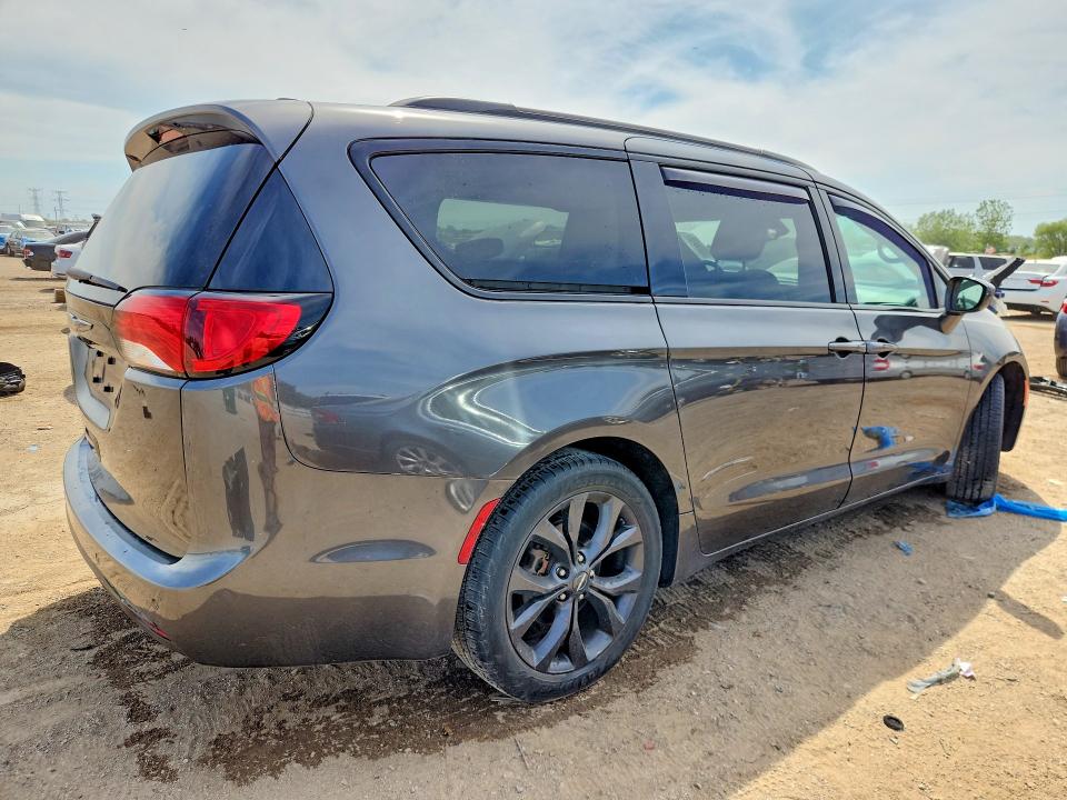 Auction sale of the 2019 Chrysler Pacifica, vin: 2C4RC1EG6KR667495, lot number: 55056456