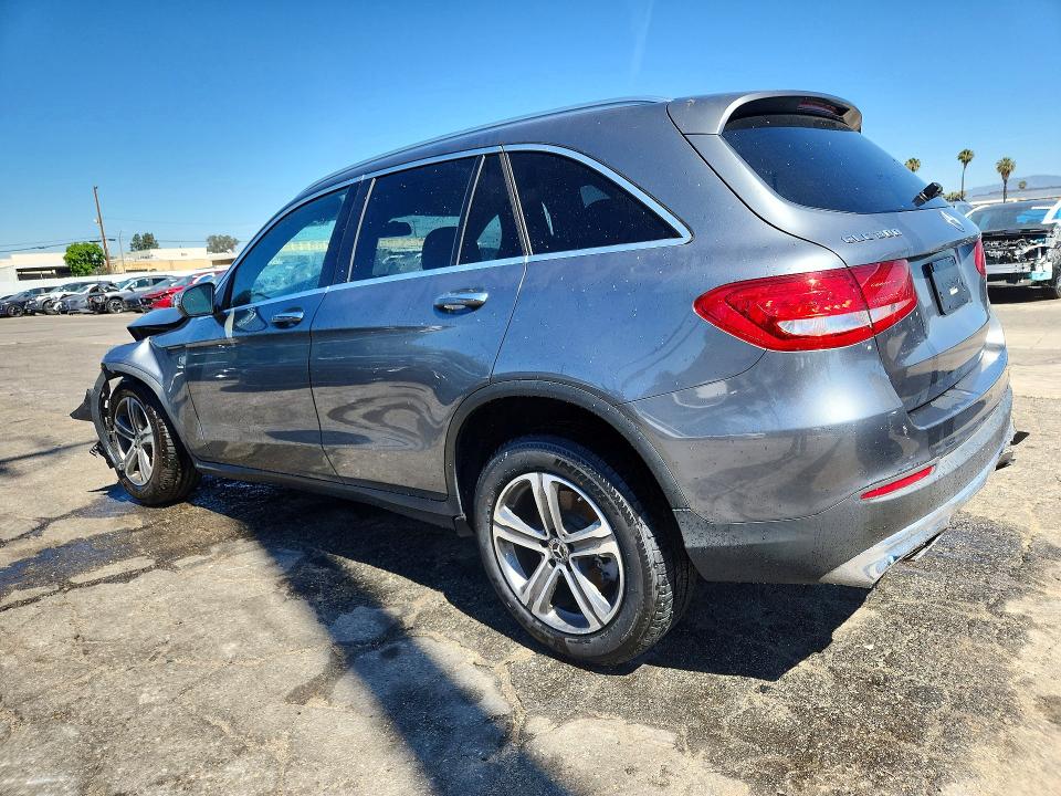 48427926 :رقم المزاد ، WDC0G4KB1JV092929 vin ، 2018 Mercedes-benz Glc مزاد بيع