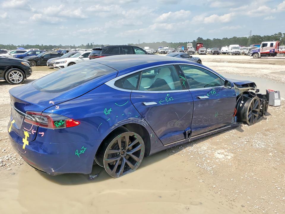 55130146 :رقم المزاد ، 5YJSA1E23LF389017 vin ، 2020 Tesla Model S مزاد بيع