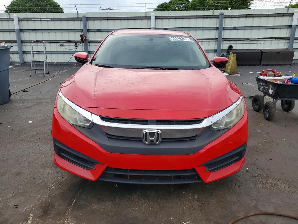 Продаж на аукціоні авто 2018 Honda Civic, vin: 2HGFC2F57JH580278, номер лоту: 53379256