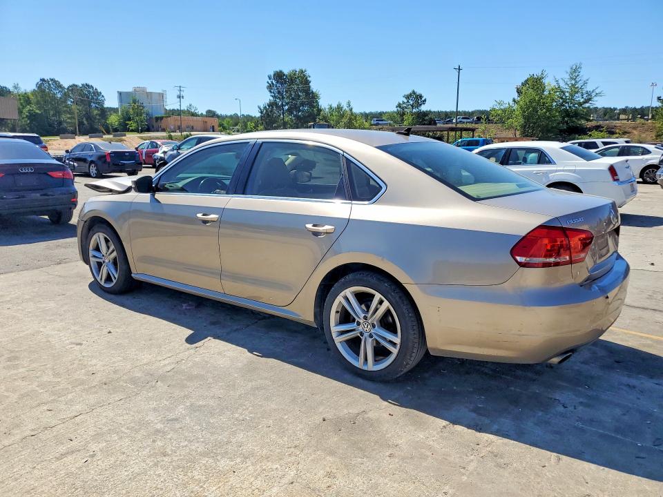 53752756 :رقم المزاد ، 1VWBV7A33FC038743 vin ، 2015 Volkswagen Passat مزاد بيع