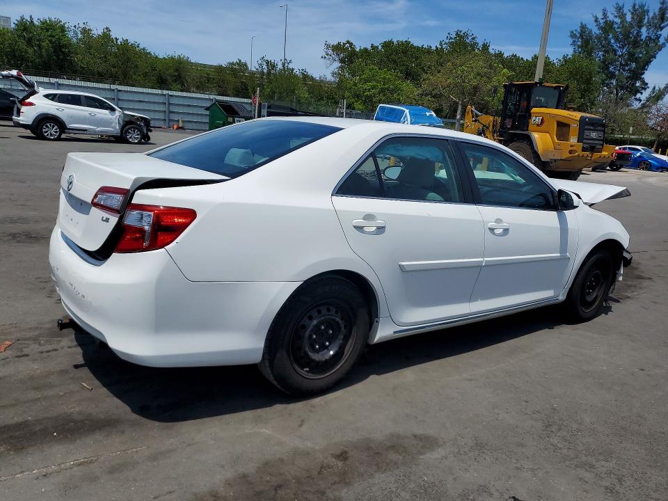 52665986 :رقم المزاد ، 4T4BF1FK4ER398126 vin ، 2014 Toyota Camry مزاد بيع