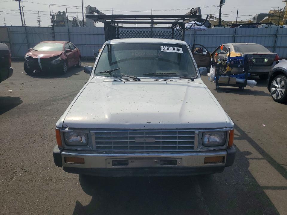 1985 Toyota Pickup მანქანა იყიდება აუქციონზე, vin: JT4RN56D1F5039059, აუქციონის ნომერი: 51917516