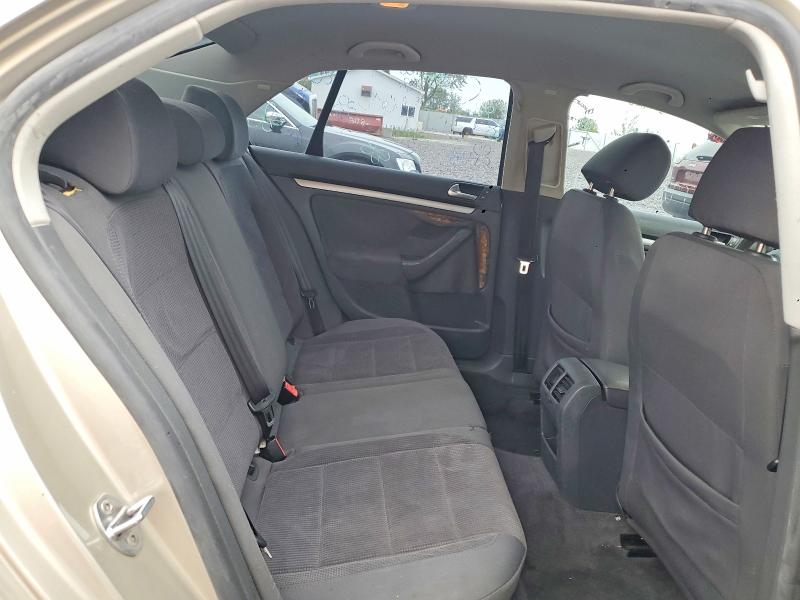 54201056 :رقم المزاد ، 3VWPG71K56M728581 vin ، 2006 Volkswagen Jetta مزاد بيع