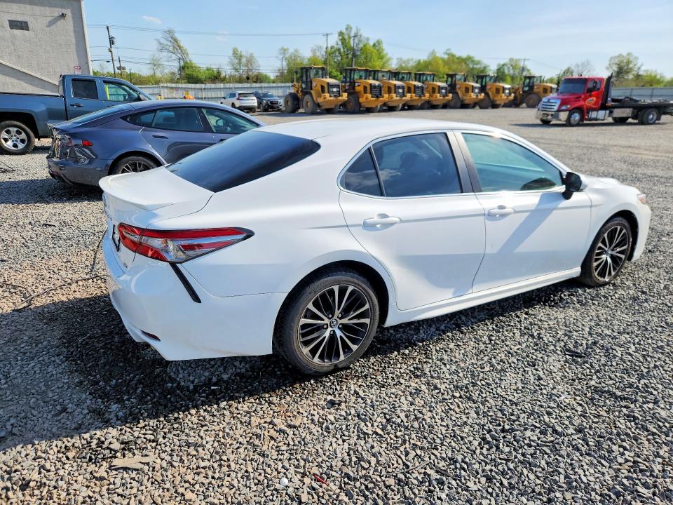 Продажа на аукционе авто 2018 Toyota Camry, vin: 4T1B11HK6JU510800, номер лота: 52172356