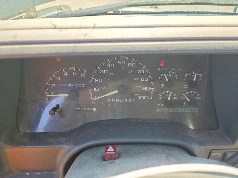 1998 Chevrolet Suburban მანქანა იყიდება აუქციონზე, vin: 3GNFK16R3WG146064, აუქციონის ნომერი: 54371696