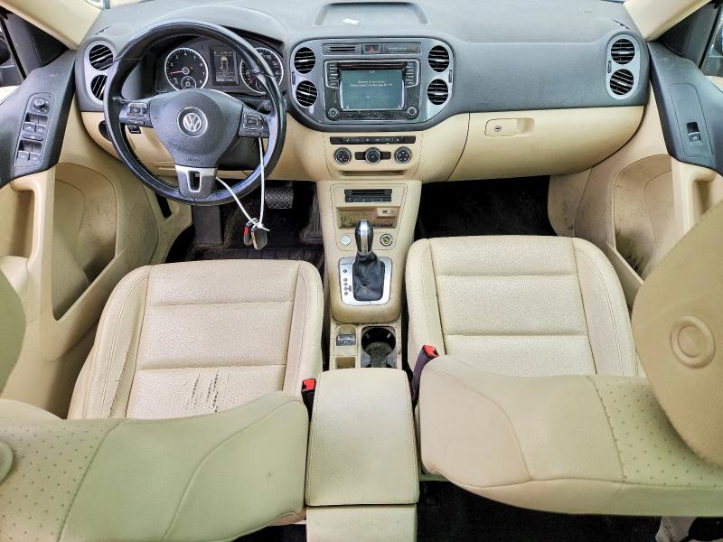 51496716 :رقم المزاد ، WVGSV7AX0HK010554 vin ، 2017 Volkswagen Tiguan مزاد بيع