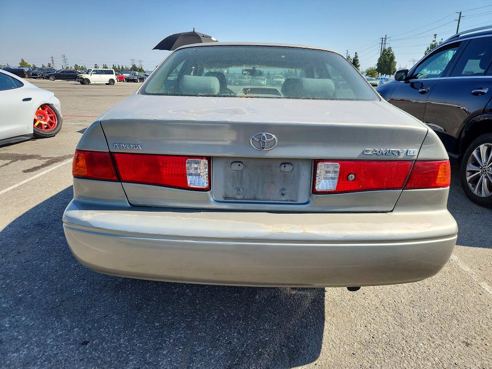 54489716 :رقم المزاد ، JT2BG22K3Y0438367 vin ، 2000 Toyota Camry مزاد بيع