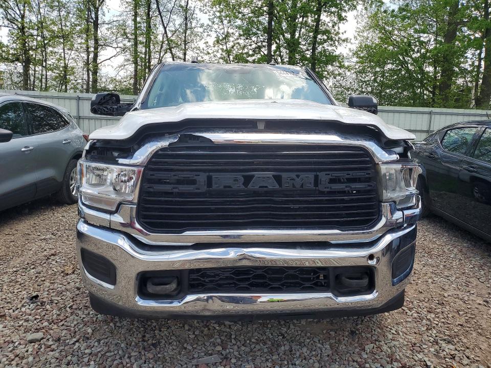 54441906 :رقم المزاد ، 3C6UR5DL5KG632037 vin ، 2019 Ram 2500 مزاد بيع