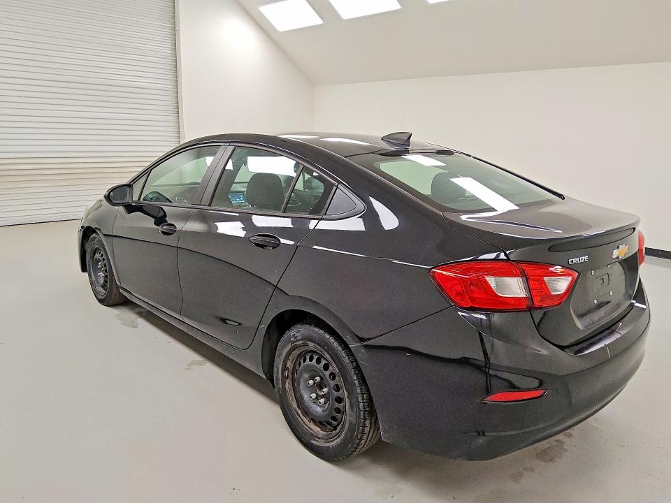 55061656 :رقم المزاد ، 1G1BC5SM4J7200037 vin ، 2018 Chevrolet Cruze مزاد بيع