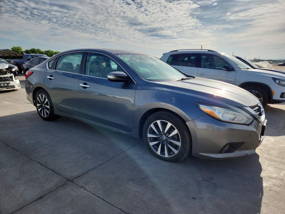52098866 :رقم المزاد ، 1N4AL3AP5HC224907 vin ، 2017 Nissan Altima مزاد بيع
